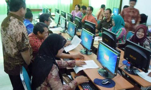 Guru Pelalawan Minim Penguasaan Tekhnologi