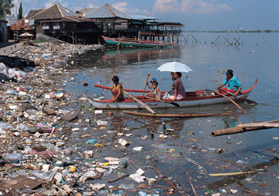 Buang Sampah di Laut, Denda Rp2 juta