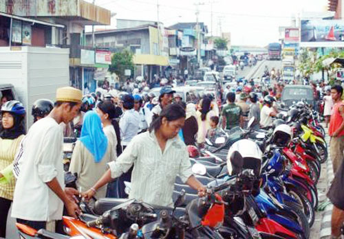 Perda Retribusi Parkir di Jalan Umum Kota Pekanbaru Terancam Batal