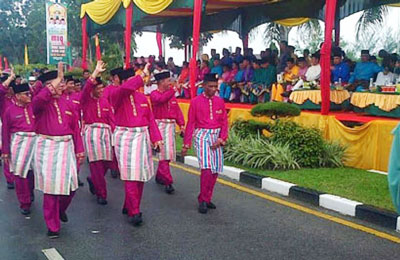 Tim Pawai Taaruf Pelalawan Pukau Penonton