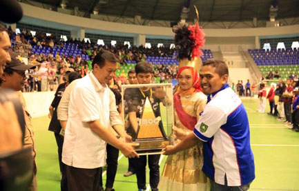 Juara I SMOC 2016, Bupati Amril Apresiasi Andam Dewi Marching Band