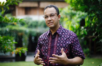 Sambangi Warga di Jatinegara, Anies Janji Sediakan Lapangan Kerja