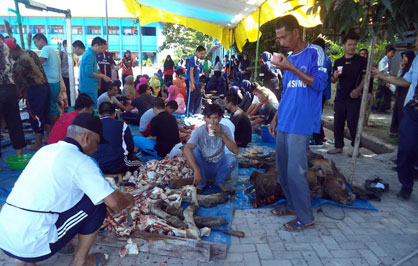 SMAN 8 Pekanbaru Sembelih 25 Hewan Qurban