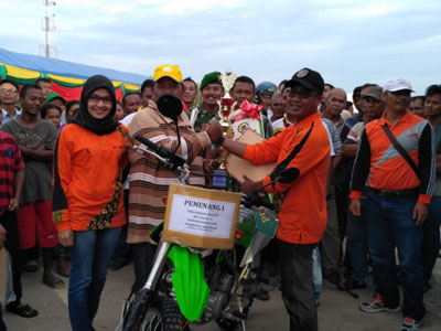 Lomba Mancing, Nurizal Dapat Pari Seberat 7,4 Kg dan Bawa Pulang Kawasaki