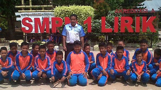Alhamdulillah, Halaman SMPN 1 Lirik Kini Sudah di Paving Blok