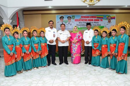 Kasmarni: Pendidikan Usia Dini Tanggung Jawab Semua Pihak