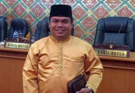 Siswa Bolos Massal, Dewan Minta SMK 1 Pangkalan Kerinci Bersikap Tegas