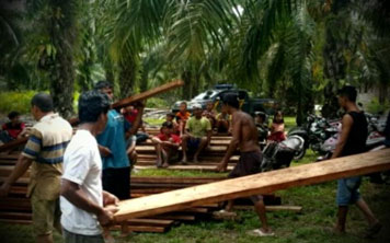 Mafia Ilegal Logging di Riau Intimidasi dan Ancam Warga Desa Yang Melarang Kayu Hutan Lewati Sekat Kana