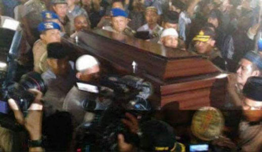Usai Sholat Jumat , Jenazah Ayah Kapolri Jenderal Tito Karnavian Dimakamkan