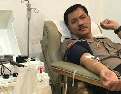 75 Kali Donor Darah, Mantan Kapolres Kepulauan Meranti Terima Penghargaan dari PMI