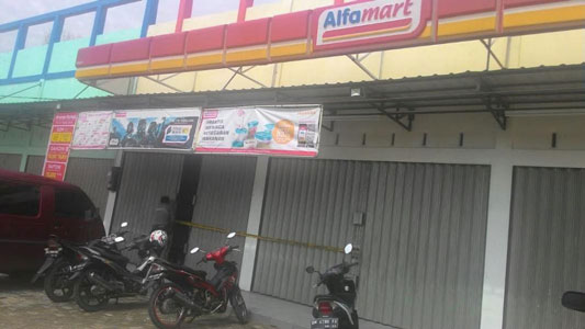 Alfamart di Jalan Siak II Dikupak Kawanan Maling