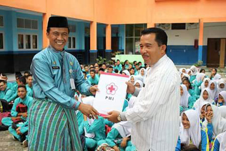 Donor Darah di SMKN 7 Pekanbaru Dipuji Ketua PMI