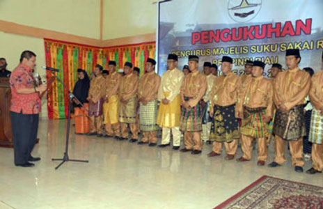 Bupati Amril Hadiri Pengukuhan Pengurus Majelis Suku Sakai Riau, Masa Bakti 2016-2021
