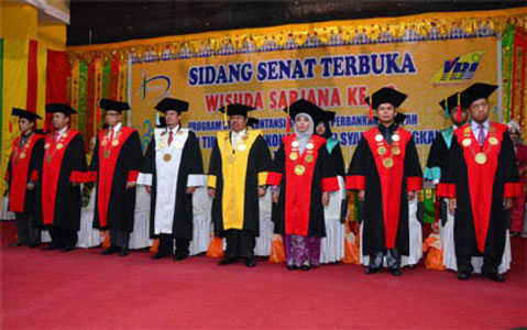 STIE Syariah Bengkalis Wisuda 141 Mahasiswanya