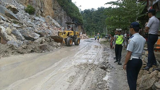 Awas...Ada Longsor di Jalan Lintas Riau-Sumbar
