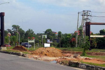Ketua DPRD Pelalawan Berang, Pembangunan GI ‎di KM 55 Dekat GOR Pangeran Bikin Rusak Jalan