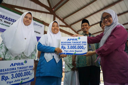 Beasiswa, Siswa Pelalawan Lanjutkan Pendidikan