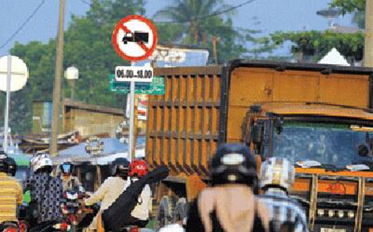 DPRD Pekanbaru Minta Truk Masuk Dalam Kota Ditilang