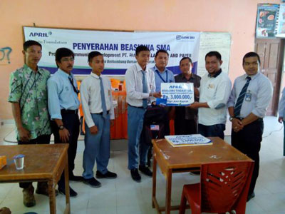 RAPP Serahkan Beasiswa Pendidikan ke Desa-desa Sekitar Wilayah Operasional