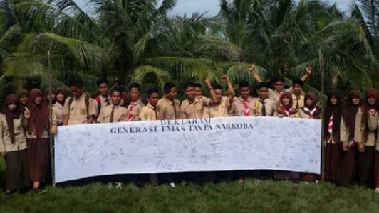 Kain Putih Sepanjang 5 Meter Jadi Bukti Keseriusan Pelajar di Pesisir Inhil Perangi Narkoba