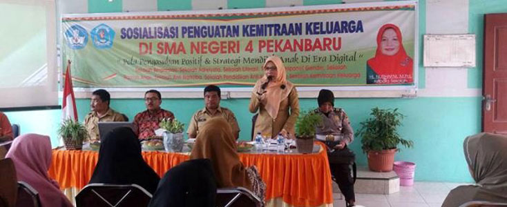 SMAN 4 Pekanbaru Sosialisasi Penguatan Kemitraan Keluarga