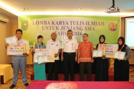 SMAN 1 Tualang Siak Raih Juara I Karya Tulis Ilmiah Tahun 2016