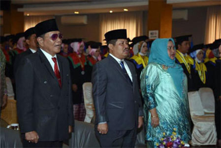 Wisuda Sarjana ke-XIX, Bupati: STAI Hubbul Wathan Duri Harus Siap Hadapi MEA