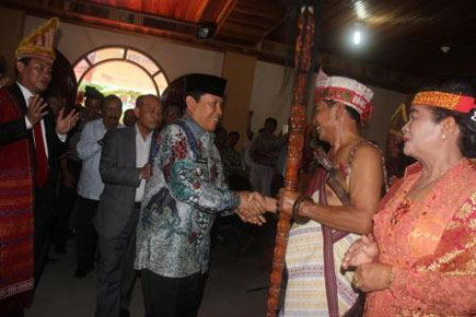 Anturi Sianturi Dilantik Sebagai Ketua IKBR Rohul 2016-2020