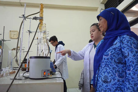 Semangat Pantang Menyerah Peraih Beasiswa