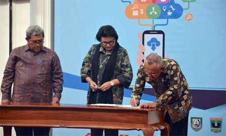 Penerapan E-Government, Gubri Tandatangani MoU Pemanfaatan Aplikasi Online