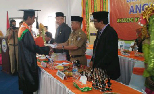 Putri Julita Lulusan Terbaik AKNP,Raih IP 3,88