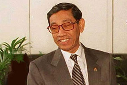 Perginya si “Mr Clean”: Sketsa dari Seorang Asisten Pribadi
