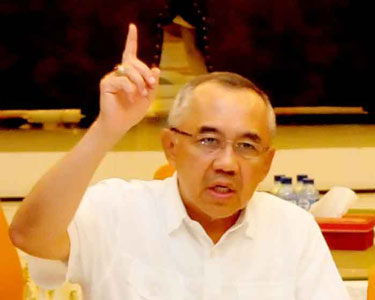 Gubernur Riau: Jangan Ada Pungli saat Bagi Rapor
