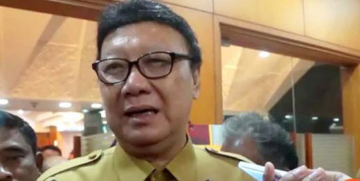 Mendagri: Jika Negara Terancam Secara Fisik, Ada yang Sudah Bisa Pegang Senjata