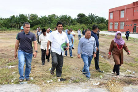 Bupati Amril Tinjau Lokasi Pelaksanaan HMPI Provinsi Riau 2016 di Kecamatan Pinggir