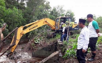 Banjir Masih Melanda Jalan Meranti Laut Dumai