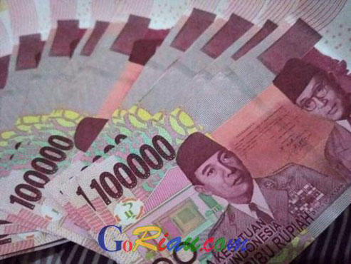 Awal Januari,Pemprov Riau Gelontorkan Dana Rp30 Miliar Untuk Bayar Gaji 8.022 Guru SMA/SMK