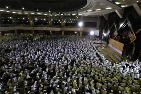 Tuntunan Memuliakan Ulama