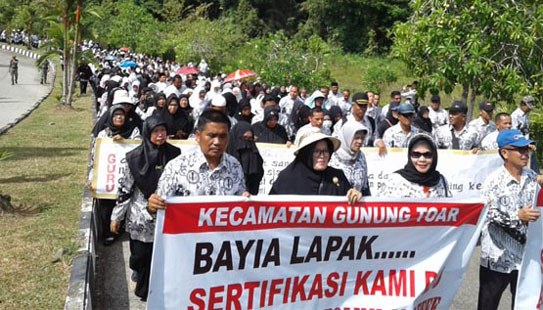 Ribuan Guru Demo,Jam Belajar Dipangkas, Anak Sekolah di Kuansing Pulang Cepat