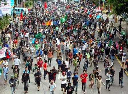 Sikap Aliansi BEM SI Jawa Timur Terhadap Kebijakan yang Mencekik Rakyat