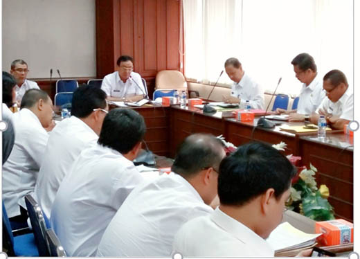 Bupati Inhil Minta Prioritaskan Perbaikan Ruas Jalan Provinsi yang Rusak Parah