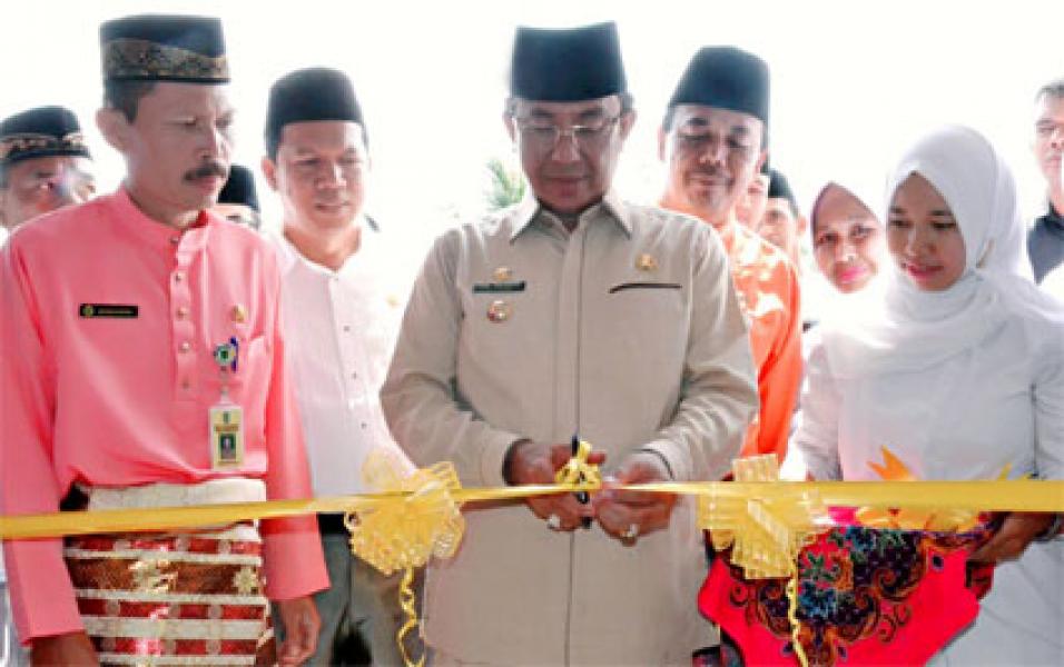 Bupati Inhil Resmikan Stasiun Pengisian Bahan Bakar Nelayan di Kecamatan Concong