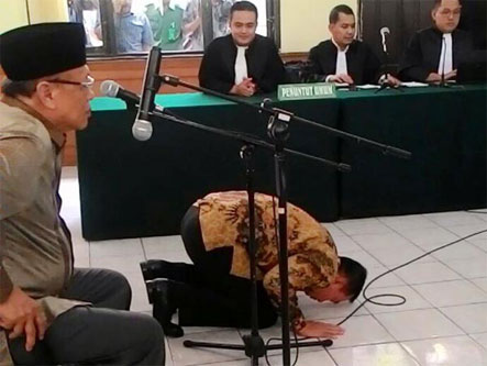 Suparman Divonis Bebas, Johar Firdaus Diganjar 5,6 Tahun Penjara