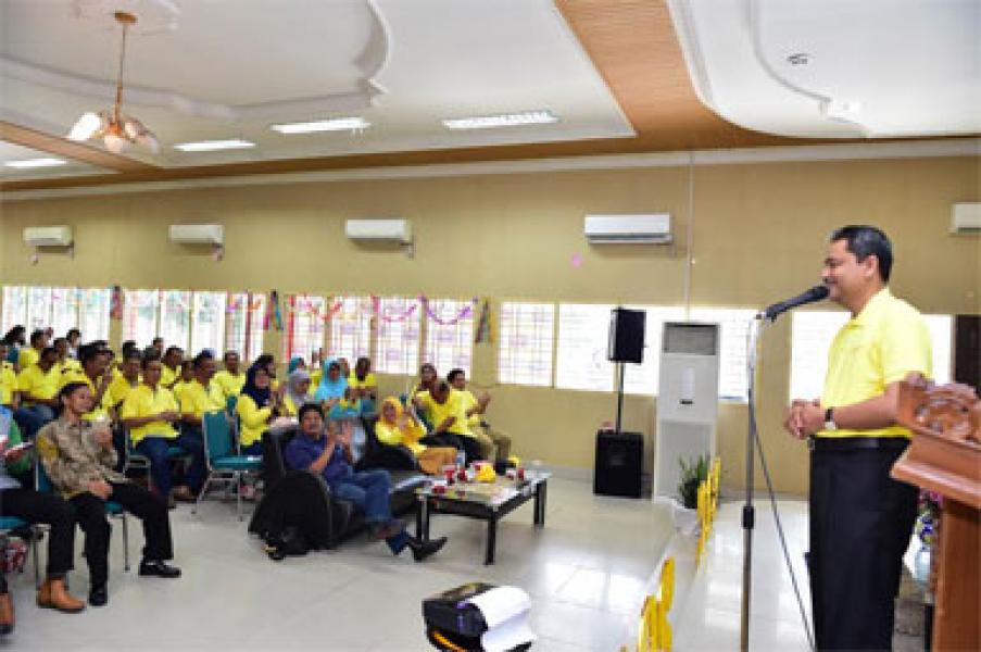 H Ahmad Hijazi Narasumber Talk Show Bersama Alumni ’87 FE UR