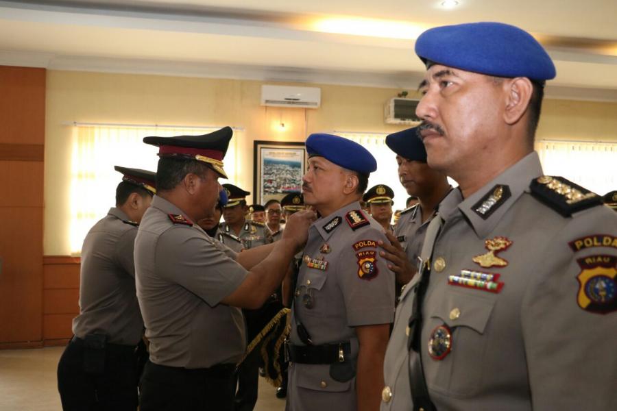 Wakapolda Riau Pimpin Upacara Sertijab Dir Polair Polda Riau
