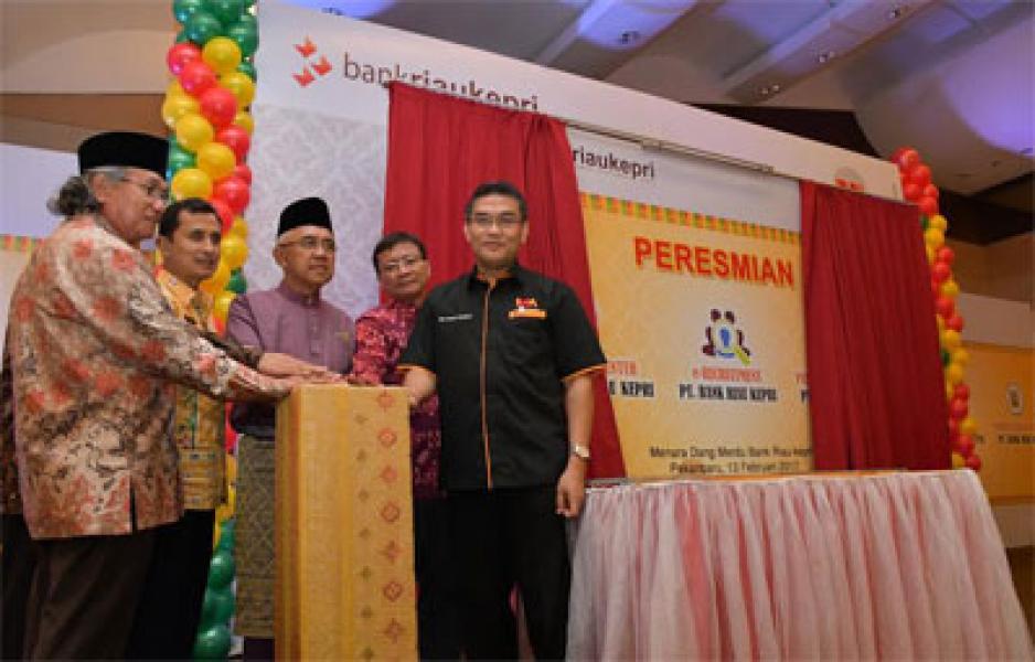 Gubernur Riau Resmikan e-Recruitment BRK