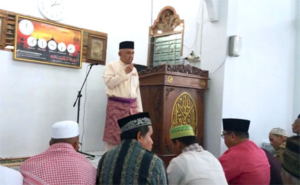 H Arsyadjuliandi Rachman Serahkan Bantuan Rp25 Juta untuk Masjid Al Mukminin