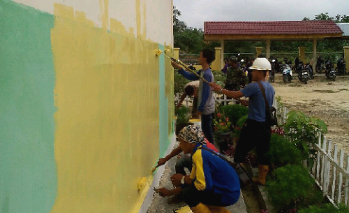 Melalui Gotong royong, Ajak Siswa di Pelalawan Cinta Lingkungan