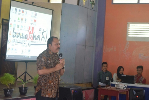 Kadispora Riau Motivasi Siswa Kuantan Hilir untuk Giat Menuntut Ilmu