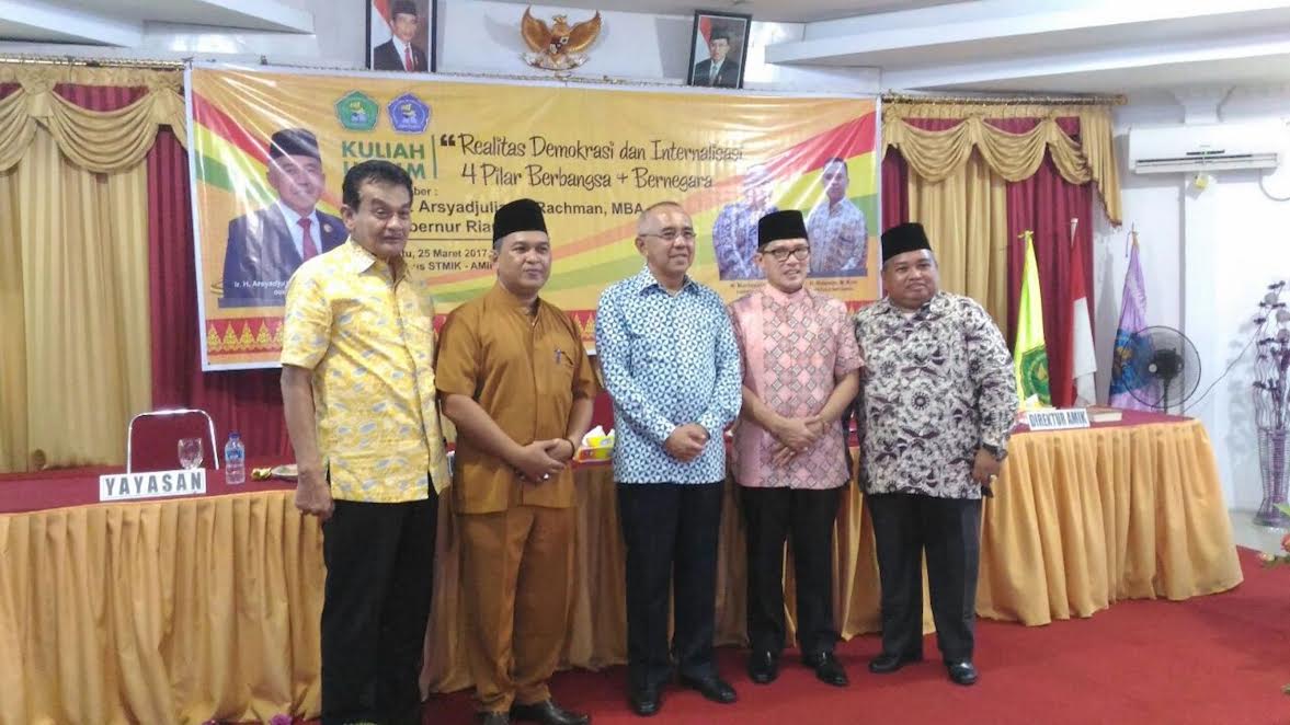 Gubri Beri Kuliah Umum di STMIK AMIK Dumai